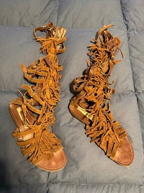 Steve Madden Tan Suede Fringe Gladiator Sandals